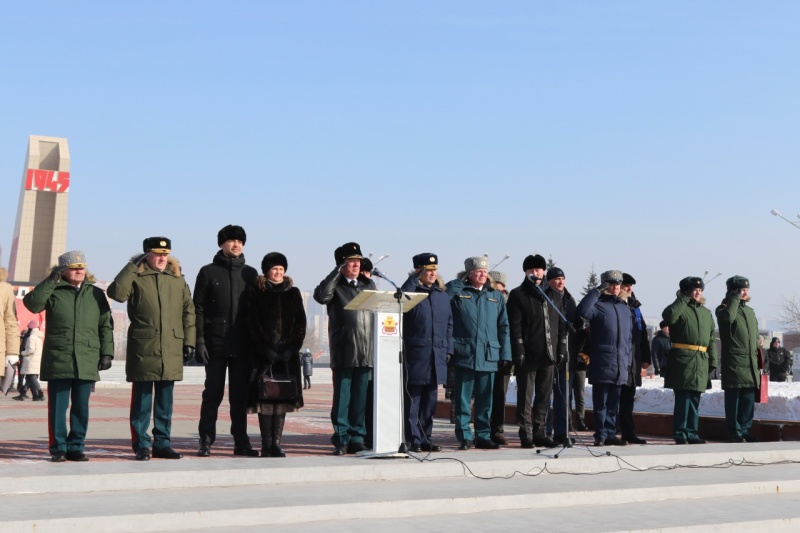 Сотрудники МЧС России приняли участие в торжественном митинге на Мемориале боевой и трудовой славы забайкальцев