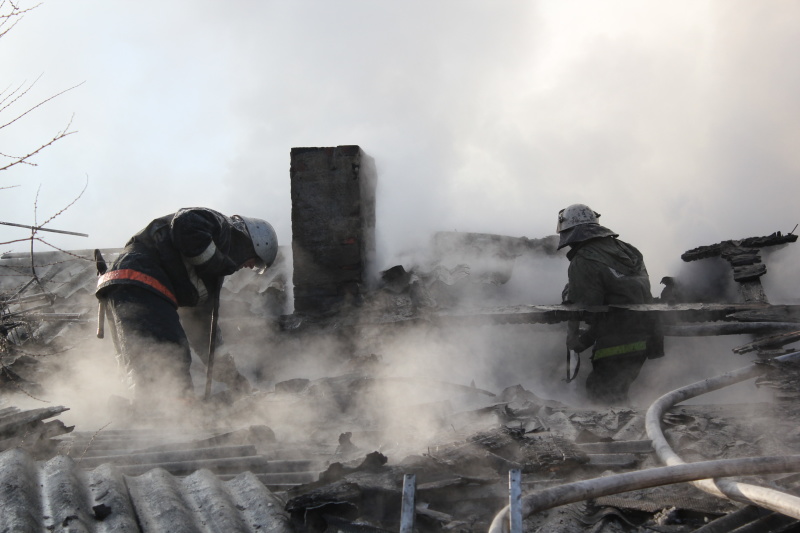 Пожарные ликвидировали возгорание в микрорайоне Камышинский города Читы