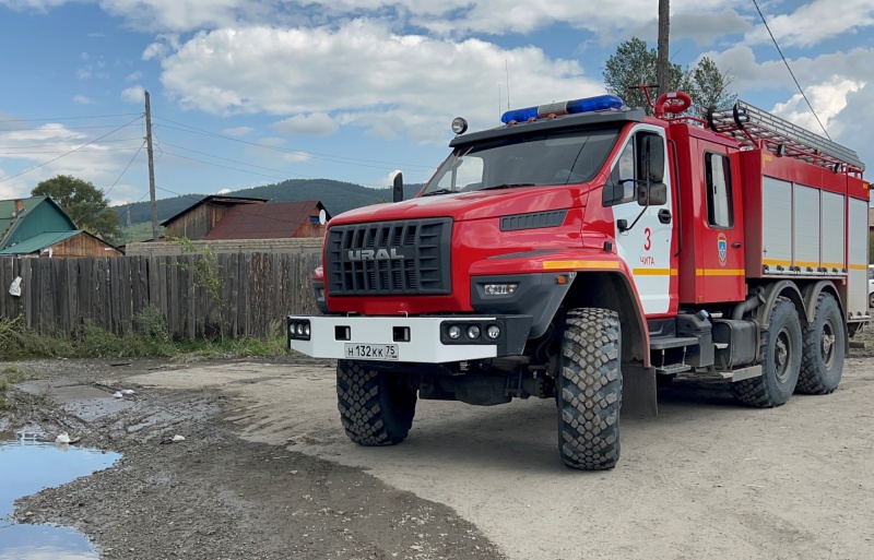 Силы РСЧС проводят откачку воды в освобожденных от паводка придомовых территорий в Чите