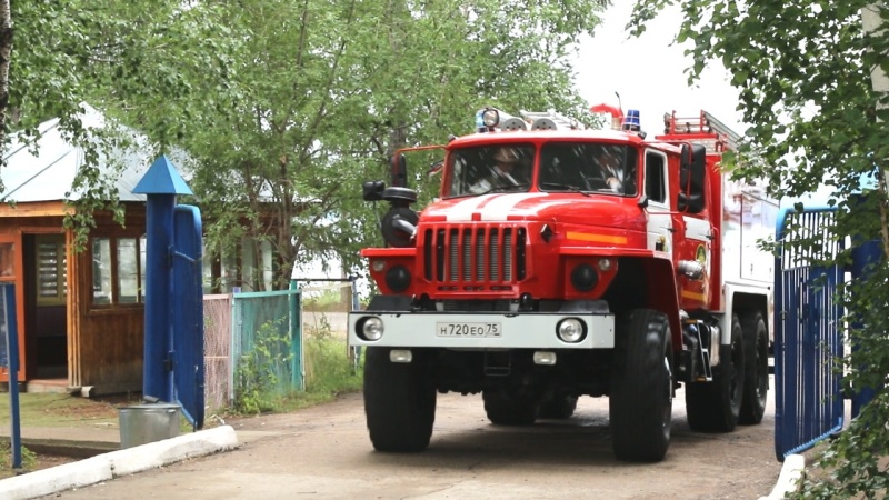 Пожарно-тактические учения и профилактические занятия провели огнеборцы в лагере «Арахлей»